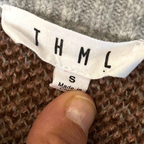 THML Feeling's Neutral Camo Fuzzy Crew Neck Sweater in Gray Pink Size S - Picture 3 of 3